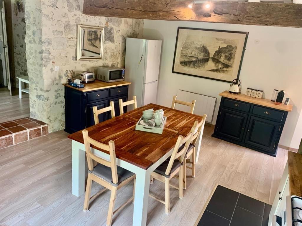 Gites De Verger, Stylish Self Catering Cottages In Sos Luaran gambar